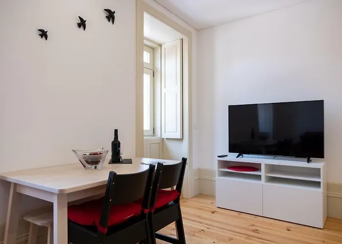 Lively Getaway Apartment